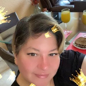 Meet your Posher, Ivette